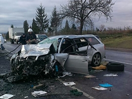 На Франківщині зіткнулись два авто: троє загиблих, ще один травмований