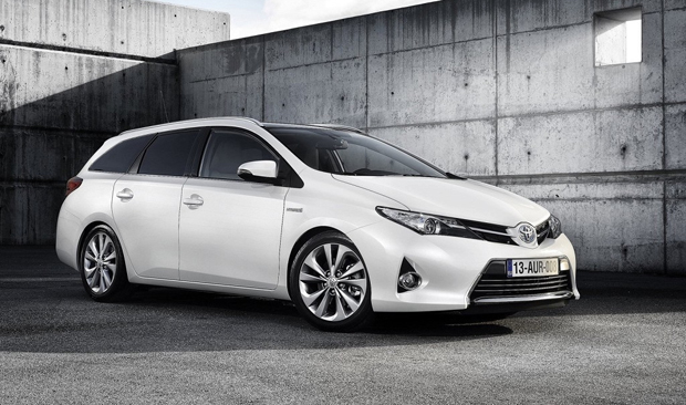 Универсал Toyota Auris Touring Sports