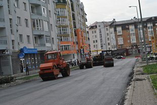 У Франківську дороги ремонтують по-новому чи відмивають гроші?